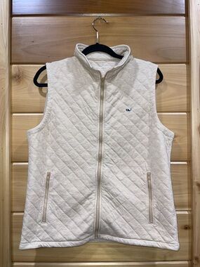 Vineyard Vines Quilted Vest in Beige/Cream
